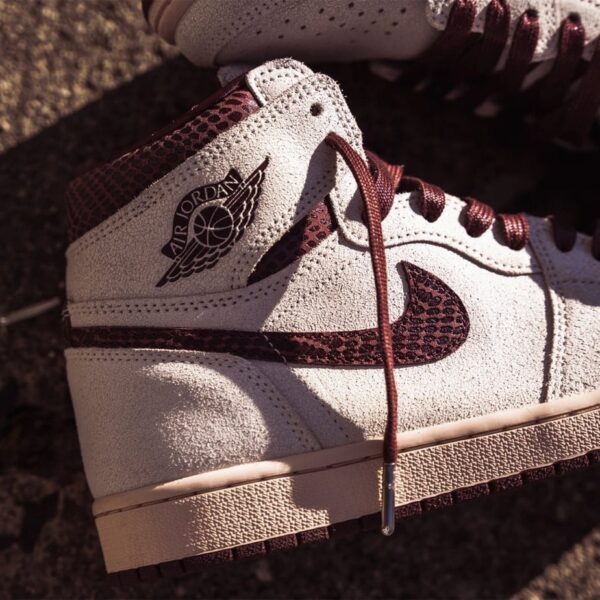 Air Jordan 1 High OG Sail Burgundy Crush