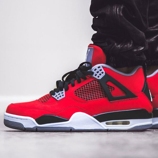 Air Jordan 4 Retro ‘Toro Bravo’