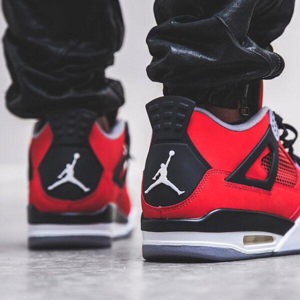 Air Jordan 4 Retro ‘Toro Bravo’