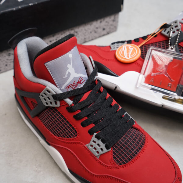 Air Jordan 4 Retro ‘Toro Bravo’