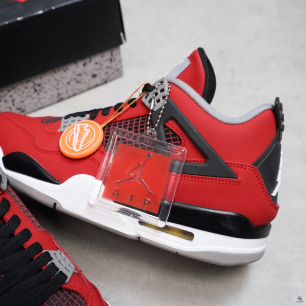 Air Jordan 4 Retro ‘Toro Bravo’