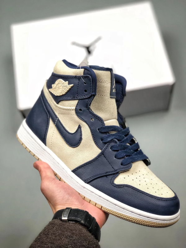 Air Jordan 1 Mid Midnight Navy Light Cream