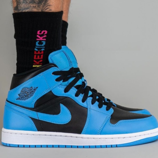 Air Jordan I Mid ‘University Blue’