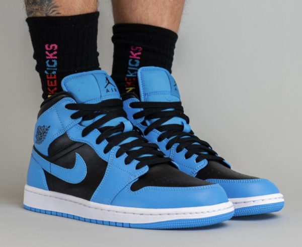 Air Jordan I Mid ‘University Blue’