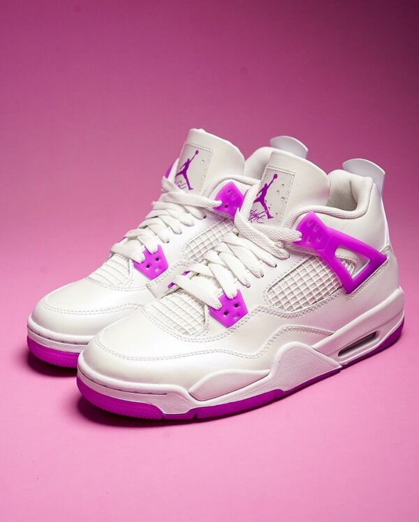 Air Jordan 4 Retro “Hyper Violet”