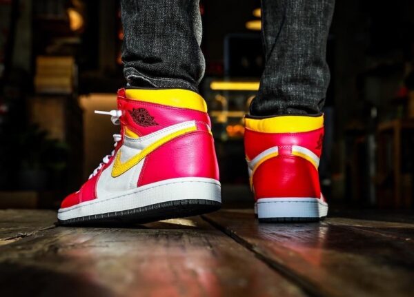 Air Jordan 1 Retro High OG “Light Fusion Red”