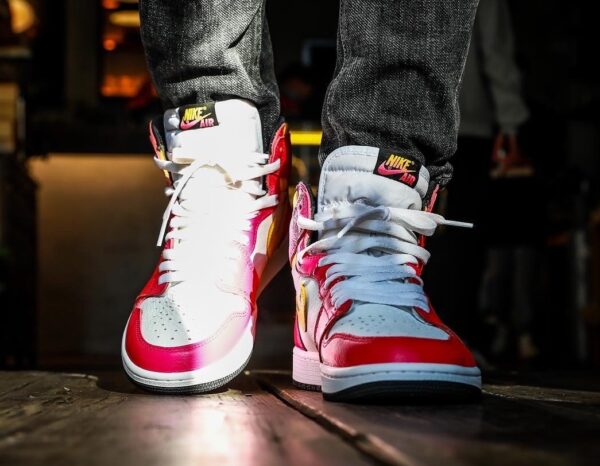 Air Jordan 1 Retro High OG “Light Fusion Red”