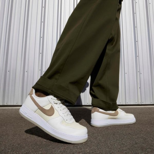 Nike Air Force 1 ’07 Lv8 Sail Khaki-Coconut Milk-White